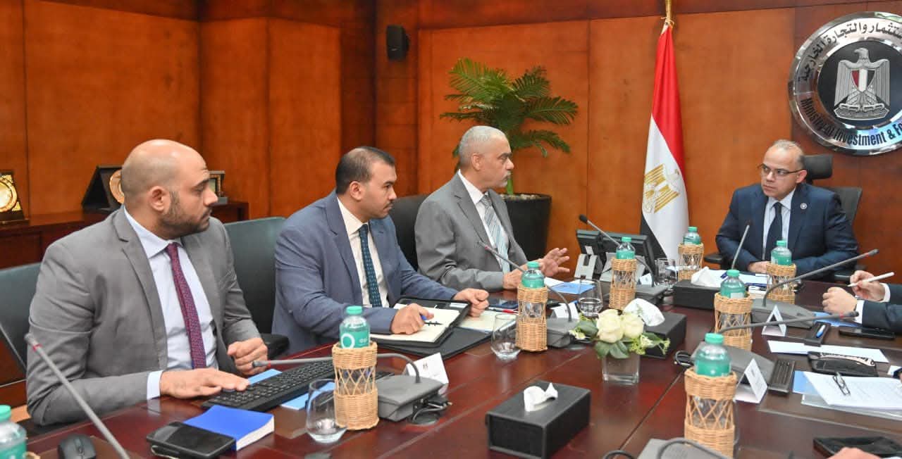 وزير الاستثمار يبحث مع «العربي» خطط التوسع وتعميق التصنيع المحلي