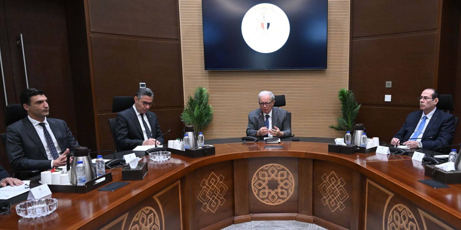 الحكومة: الدولة تمتلك أرصدة مطمئنة من السلع الاستراتيجية تكفي لعدة أشهر