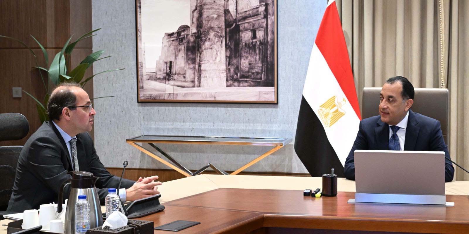 مدبولي يستعرض مع وزير المالية نتائج مشاركته في اجتماعات صندوق النقد والبنك الدوليين بواشنطن