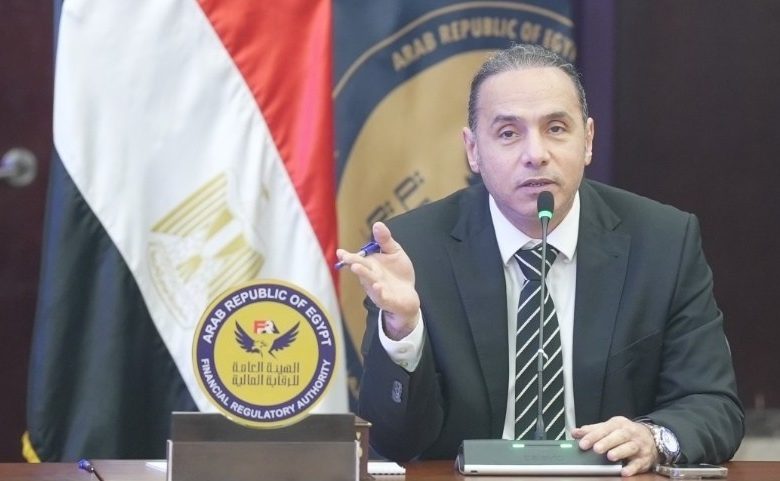 الدكتور إسلام عزام رئيس الهيئة العامة للرقابة المالية