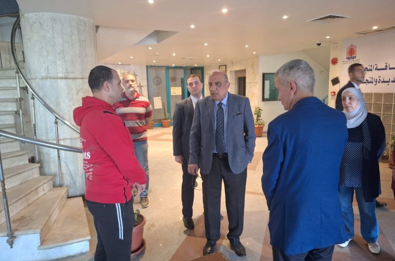 وزير الكهرباء يتفقد مبنى هيئة المحطات المائية سابقًا لنقل جهاز تنظيم مرفق الكهرباء إليه