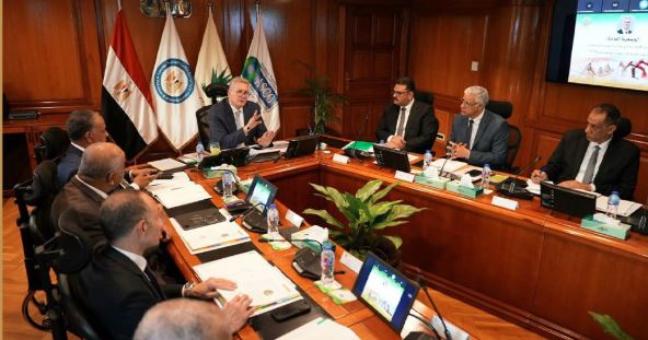 وزير البترول: وقف تصدير الفوسفات والاتجاه لصناعات القيمة المضافة
