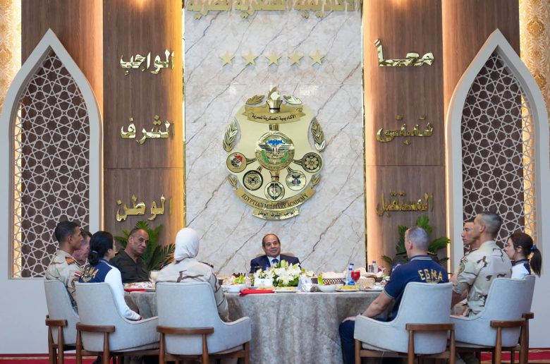 الرئيس السيسي يشدد على رفع كفاءة الطلاب لضمان إعداد كوادر وطنية متميزة