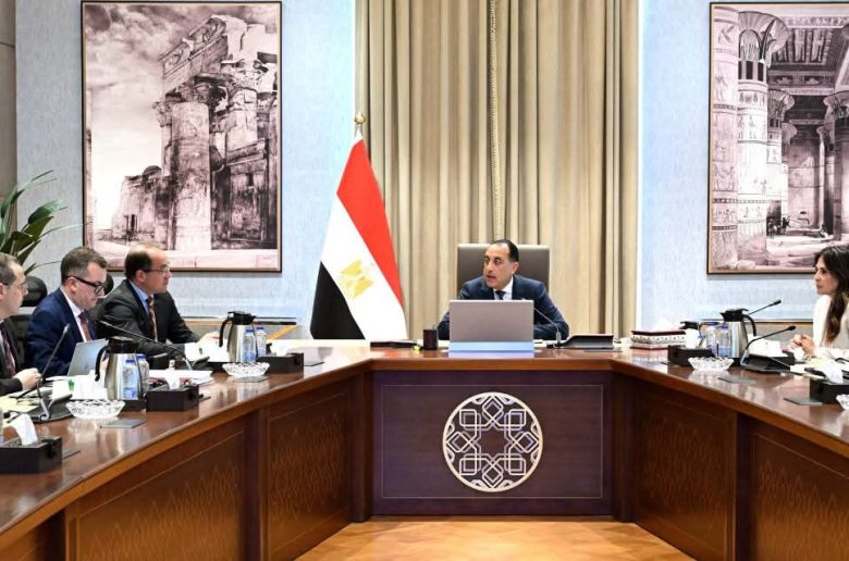 رئيس الوزراء يتابع موقف سداد مستحقات هيئة المجتمعات العمرانية لدى الوزارات والجهات