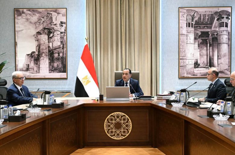 رئيس الوزراء يوجه بالمتابعة المستمرة لإجراءات طرح عدد من الشركات الحكومية بالبورصة