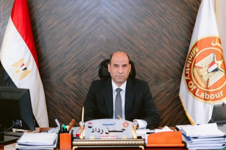 وزير العمل يعلن موعد إجازة عيد الأضحى للعاملين بالقطاع الخاص