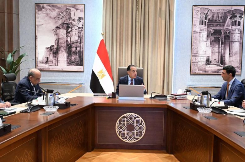 رئيس الوزراء يكلف بعرض الصورة النهائية لمبادرة تشجيع تركيب الواح الطاقة الشمسية