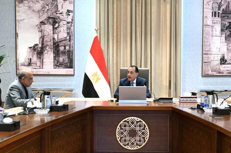 رئيس الوزراء يتابع إجراءات توفير التمويل المطلوب لمشروعات الطاقة الجديدة والمتجددة