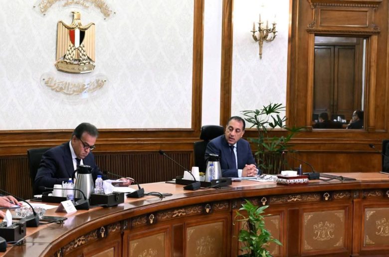 رئيس الوزراء يوجه بدراسة الطلبات المقدمة من هيئة الاسعاف لتطوير الأداء