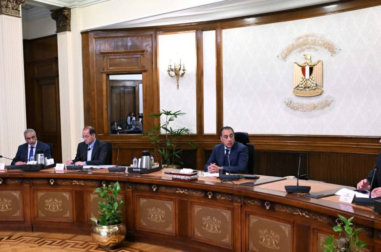 رئيس الوزراء يتابع موقف تدبير الاعتمادات المالية لتوفير احتياجات المنتجات البترولية