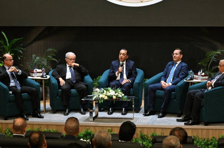 رئيس الوزراء: نستهدف استعادة القطاع الخاص لدوره في قيادة عجلة النمو