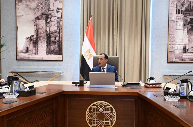 رئيس الوزراء يتابع خطوات مشروع إحياء منطقة قرافة السيوطي