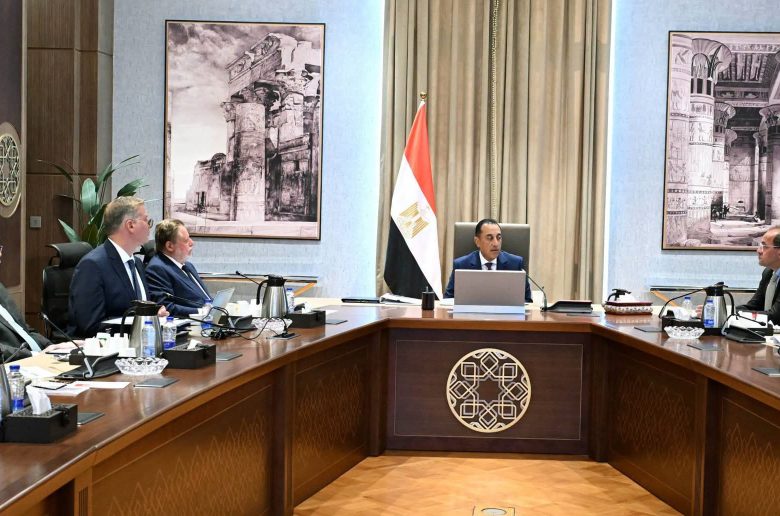 رئيس الوزراء يتابع جهود زيادة المخزون الاستراتيجي من المنتجات البترولية