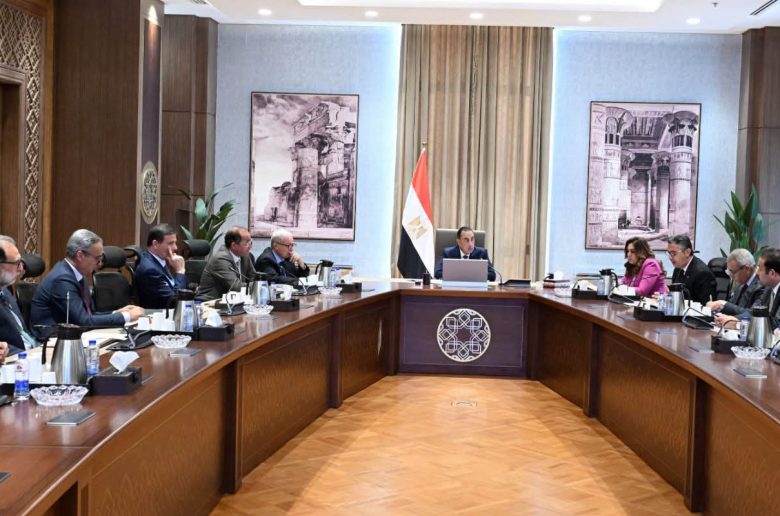 رئيس الوزراء يوجه بصياغة خطة تنفيذية لتكليفات الرئيس بشأن توافر السلع واستقرار أسعارها
