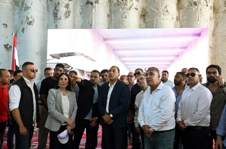 رئيس الوزراء يتفقد مشروع نفق الطريق الساحلي «بو غاز نيو مارينا»