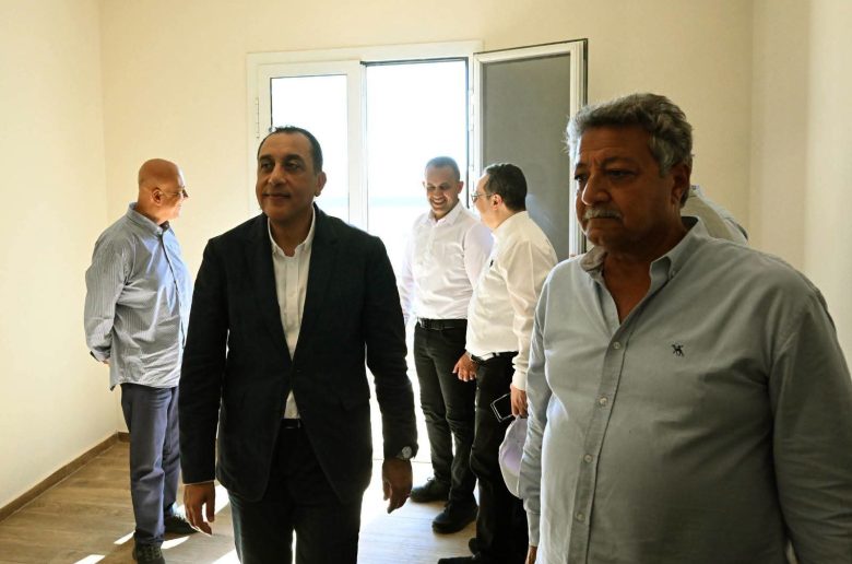 رئيس الوزراء يتفقد مشروع الحي اللاتيني ويطلع على جاهزية تسليم الوحدات