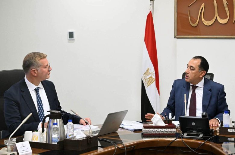 رئيس الوزراء: قطاع البترول والغاز الطبيعي أحد الركائز الأساسية لدعم الاقتصاد الوطني