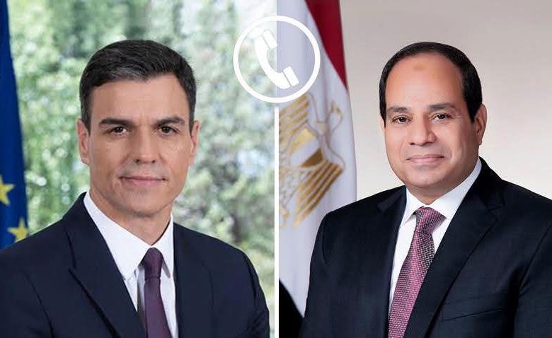 الرئيس السيسي: نباشر التحقيقات للوقوف على تفاصيل حادث حريق سفينتي ميناء دمياط