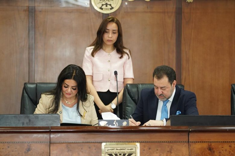 منتدى الخمسين سيدة وجامعة الأهرام الكندية يوقعان بروتوكول تعاون لدعم تدريب وتأهيل الطلاب