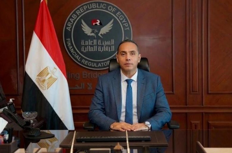 الدكتور إسلام عزام رئيس هيئة الرقابة المالية