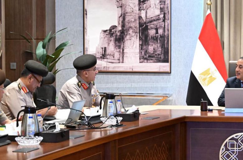 رئيس الوزراء يتابع موقف المشروعات الجاري تنفيذها من خلال الهيئة الهندسية للقوات المسلحة