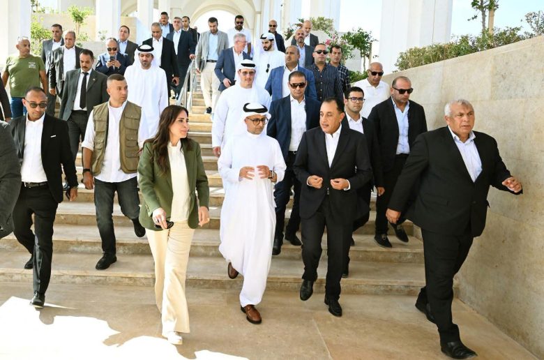 رئيس الوزراء يتفقد فندق «بورتالونا» ومشروع «وادي يم» التابعين مدن القابضة الإماراتية