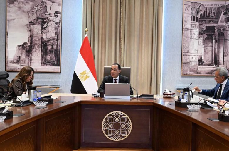 رئيس الوزراء يستعرض مقترحات تعديل قانون التصالح في بعض مخالفات البناء