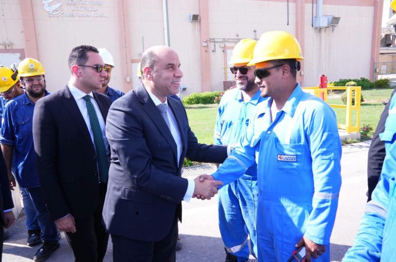 وزير العمل: 1.9 مليار دولار حجم استثمارات مجمع إيثيدكو الصناعي 