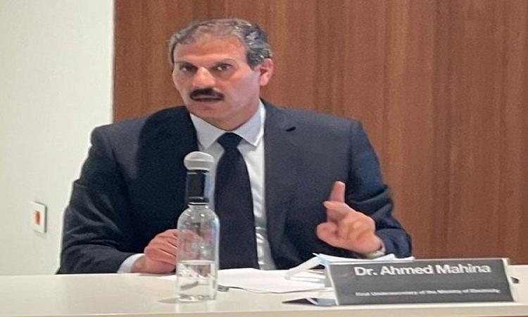 الدكتور أحمد مهينة